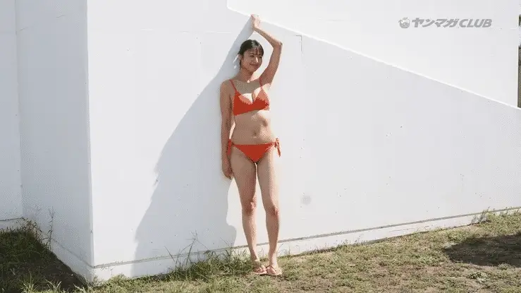 【西堀文】笑顔が眩しい新人女優の初水着☆ - Image 2
